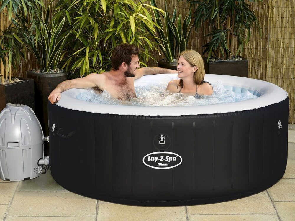 Miami Hot Tub Kingdom of Castles Bouncy Castle, Soft Play & Hot Tub Hire